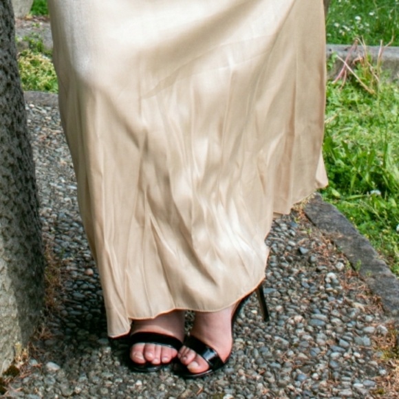 Champagne evening gown - Picture 3 of 5